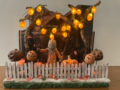 Trick r Treat Sam Diorama/Figure Display Horror Halloween NECA w Metal Print Cover