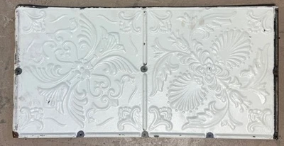 Antiguo azulejo en mal estado de techo de hojalata de 24" blanco plano antiguo de colección 2'x1' Foto 1 de 4