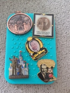 Disney Walt Disney Disney Pin Set Of 5 - Plus Board - Picture 1 of 1