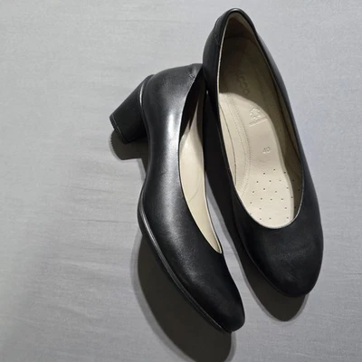 Классические черные кожаные туфли-лодочки ECCO 2 дюйма на каблуке, размер 40/9 комфортный круглый носок - Изображение 1 из 4