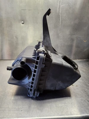 2009-2020 Dodge Journey 2.4L 3.5L Air Cleaner Filter Box Assembly OEM 68060812AA - Image 1 of 4