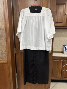 Altar Boy Server Roman Cassock Surplice Smock - Black & White Size 14 Costume - Picture 1 of 7