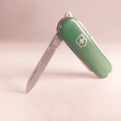 Swiss Army Knife Victorinox 58mm Pocket Knife Forrest Green Classic SD - Image 1 of 4