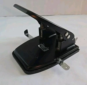 Universal Office Products Two-Hole Punch 9/32" Holes Black 30 Sheet Capacity - Picture 1 of 7