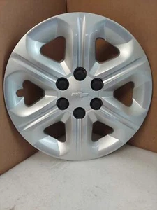 2009-17 Chevrolet Traverse 17" steel wheel cover; silver 6 spoke design; 9597564 - Picture 1 of 7