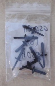 8x Black Nylon Blind Rivets 1/4" For GM 14063981 Ford N803043S Chrysler 6500911 - Picture 1 of 2