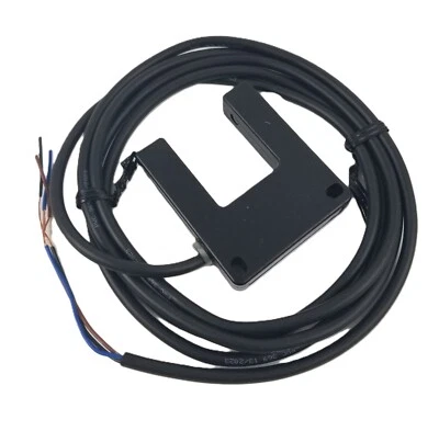 Telemecanique XUVH0312 Photoelectric Proximity Sensor24Vdc 2m 150mA PNP NEW - Image 1 of 4