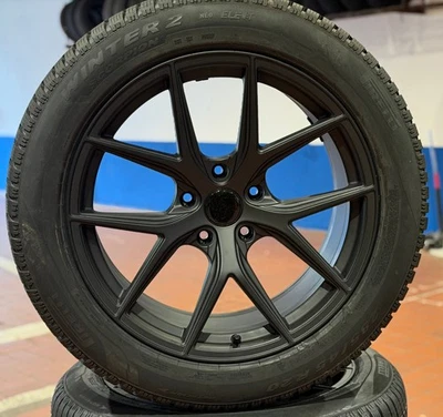 Porsche Macan XA 4 Electric Winterräder 235/55 u. 285/45R20 Pirelli  - Bild 1 von 2