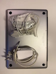 Apple MacBook Pro A1286 15,4 pouces 8 Go RAM, pas de disque dur installé ! - Photo 1/5