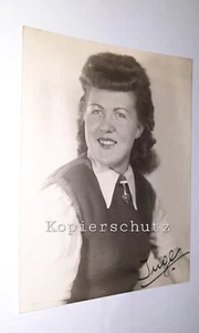 Junge Frau top frisiert :-) Frisur Anstecknadel Maid 1940er Mode Vintage Foto - Bild 1 von 3
