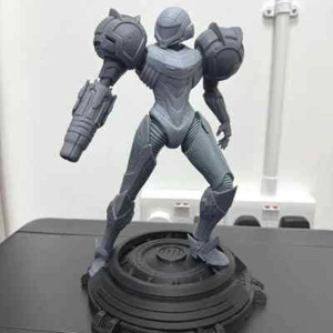 Statua in resina Samus Aran (Metroid) - Kit in resina non verniciata - Foto 1 di 5