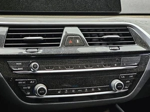 2017- 2020 BMW 530i RADIO & TEMPERTURE CONTROL PANEL - Picture 1 of 12