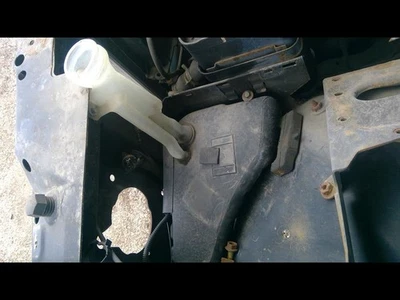 Depósito de lavado para camioneta Chevrolet 3500 96-02 160872 Foto 1 de 4