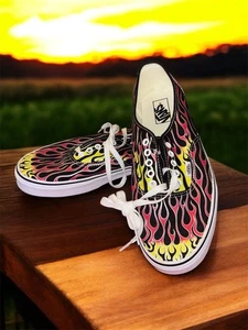 Zapatos Vans Authentic Era Flame, conocidos por su distintivo patrón de llama. - Imagen 1 de 6