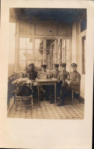 Orig. Foto-AK KÖNIGSTEIN /Taunus Soldaten Terrasse im Lazarett 1916 Feldpost - Picture 1 of 1