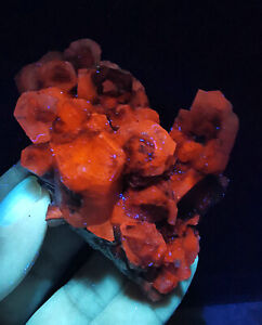 Natural Hexagonal Columnar Pink Fluorescence Crystal Mineral Specimens/China