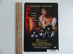 REVENGE OF THE MOSKETEERS - TARJETA DE RESPALDO DE VIDEO DE GRAN ÉXITO 5"X8" SIN PELÍCULA - Imagen 1 de 3