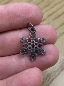 James Avery Sterling Silver 925 Designer Signed Dutch Snowflake Charm - Picture 1 of 2