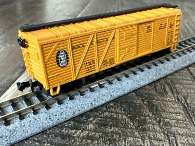 Model Power N Scale #3462 Box Car Muncie & Western #1257 The Ball Line NIB! - Image 1 of 4