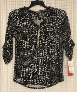Valerie Stevens Womens 1/2 Zip Front Knit Top Sz Small Black/White Animal Print - Picture 1 of 7