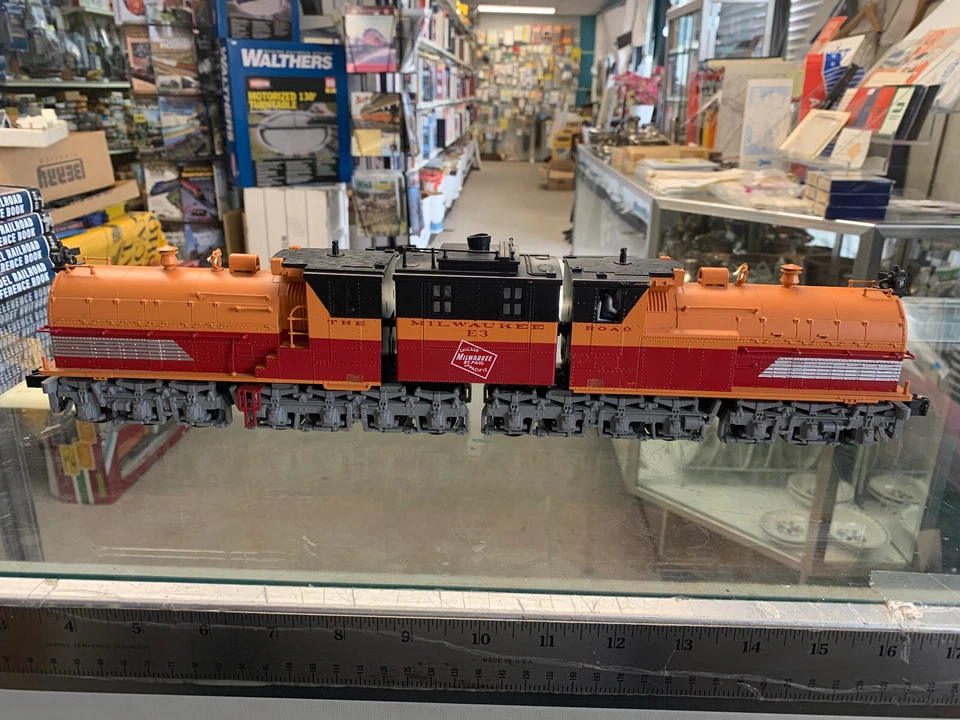 MTH O SCALE MILWAUKEE ROAD E-2 BI-POLAR ELECTRIC PROTO 2.O SOUND  FREE SHIP - Image 1 of 4