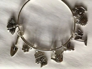 EXPANDABLE WIRE BRACELET 10 Silver Charms MY GARDEN Rake Sun Flower Bird Bee - Picture 1 of 1