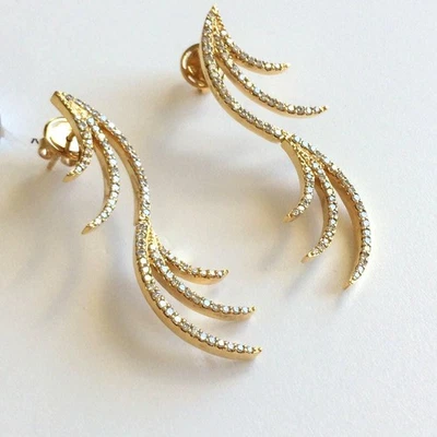 Elegantes Pendientes Hoja Gota Oro Amarillo 18k | Deslumbrantes Diamantes Blancos Foto 1 de 4