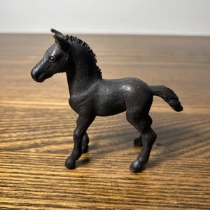 Figura de animal de granja Schleich frisón potro bebé caballo negro 2006 - Imagen 1 de 5