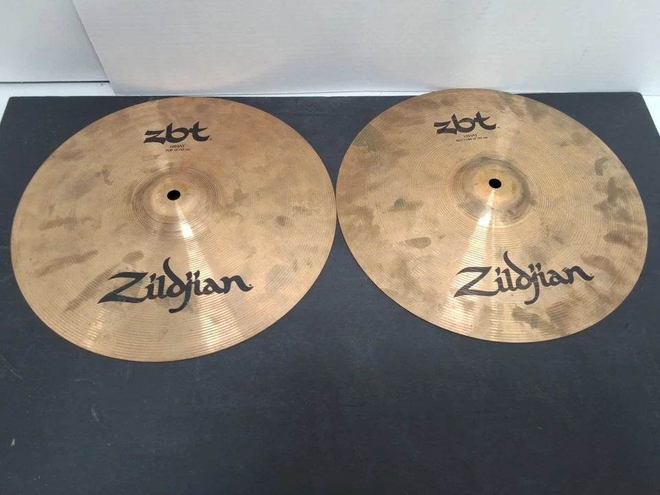 Par de platillos superiores e inferiores Zildjian ZBT 13”/33 cm hechos en EE. UU. Foto 1 de 4
