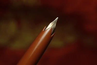 Винтажная советская перьевая ручка - (золото новый в коробке 0,4 грамма золото 583 СССР). - Изображение 1 из 4