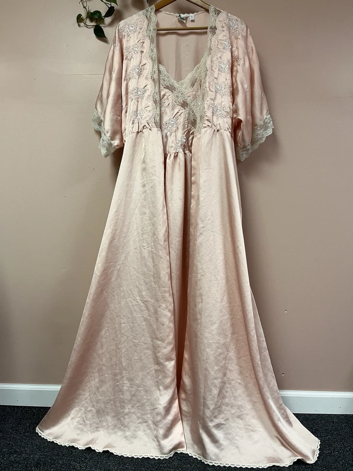 Vintage Christian Dior/Miss Dior Nightgown and Robe Size Medium Pink White Lace - Image 1 of 4