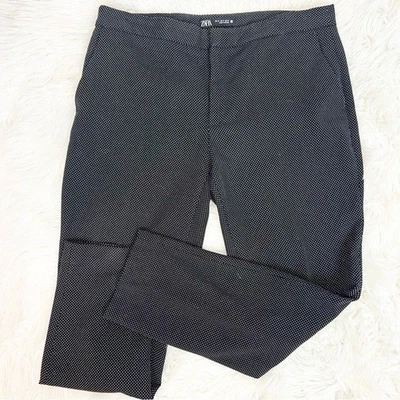 CALÇA FEMININA ZARA PRETA BRANCA PADRÃO BOLINHAS FRENTE PLANA TAMANHO 10 - Imagem 1 de 4
