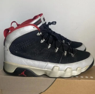 🔥NIKE AIR JORDAN IX 9 RETRO JOHNNY KILROY BK ROJO PLATINO CRIADO 302370-012 - 12 Foto 1 de 4