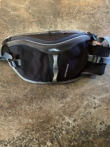 High Sierra Fanny Pack Black + Gray Adjustable zippered compartment 2010