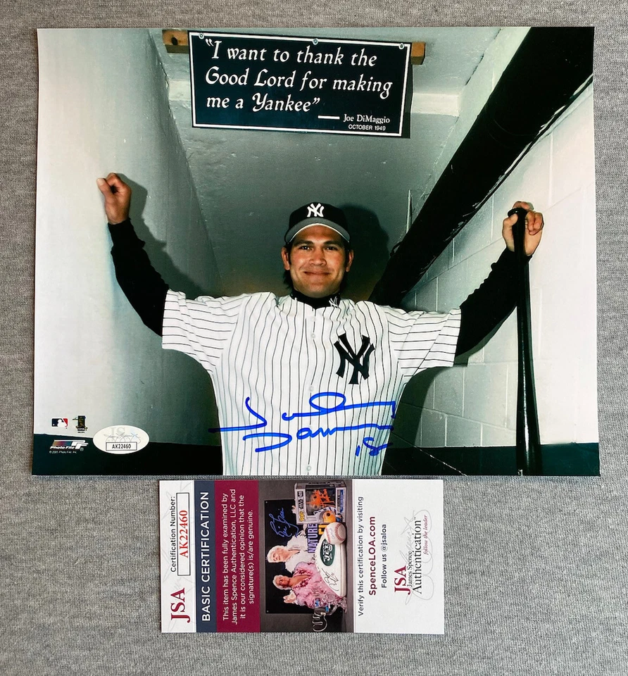NEW YORK YANKEES- JOHNNY DAMON AUTOGRAPH 8x10 PORTRAIT PHOTO JSA AK22460 - Image 1 of 1