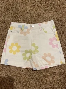 Originality Flower Shorts - Picture 1 of 1