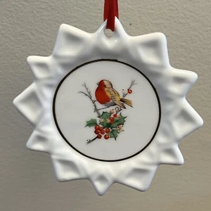 Vintage Royal Tara Ireland Christmas Ornament Fine Bone China Star Bird - Picture 1 of 9