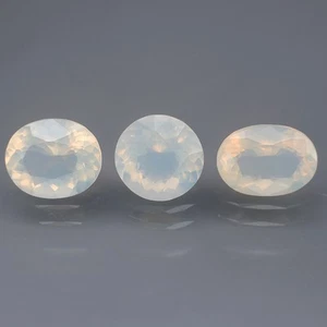 Oval&Round 9.5x9.5 to 10.5x8.5mm.Natural White Mexican Opal 3Pcs/6.81Ct. - Picture 1 of 6