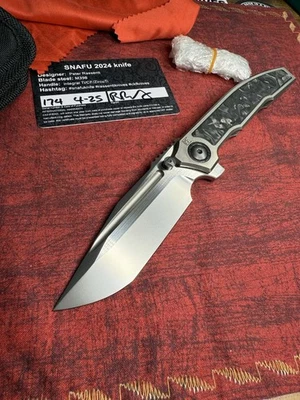 Cuchillo Personalizado Fábrica CKF SNAFU 4.0 Rassenti Integral M398 Fibra de Carbono Mediano Foto 1 de 4