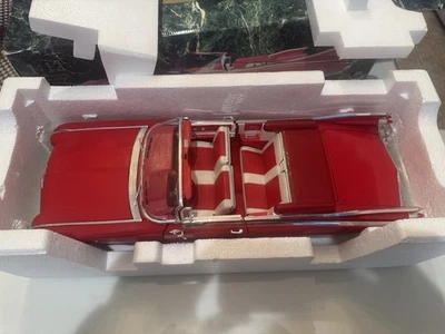 Cadillac Eldorado Biarritz 1992 Maisto 1959 escala 1:12 color rojo con caja Foto 1 de 3
