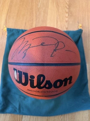 Baloncesto Wilson JET FIRMADO POR Michael Jordan - certificado de autenticidad uda con bolsa y caja originales Foto 1 de 4