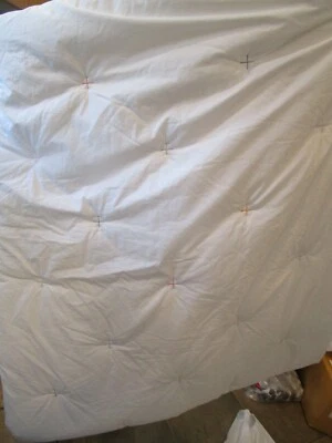 Pottery Barn Kids blanco multi costura puntadas doble edredón sesión de fotos muestra  Foto 1 de 3