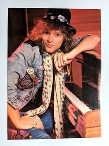 RECORTE DE PÓSTER PINUP DE PÁGINA COMPLETA JON BON JOVI/REVISTA DE 1980 (6) - Imagen 1 de 1