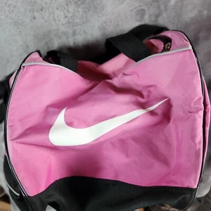 Nike Duffle Bag Pink and Black shoulder strap zipper pockets Swoosh Gym - Picture 1 of 11