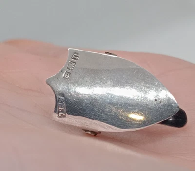 Antique Fully Hallmarked Sterling Silver Shield shaped Napkin Clip  Thomas Vale - Image 1 of 4