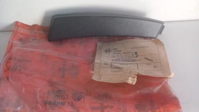 Moldura trasera para Alfa Romeo Alfetta 1171390X1602 OEM Foto 1 de 2