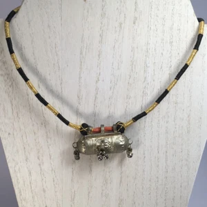 Antiguo collar de borla de amuleto de oración afgano plateado - Imagen 1 de 11