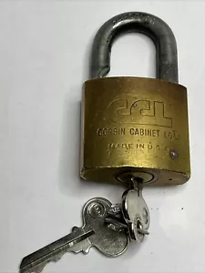 Lucchetto vintage per armadio Corbin CCL in ottone con 2 chiavi funzionante - Foto 1 di 10