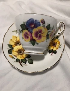 Regency Bone China Yellow Floral Cup and Saucer Flower Pattern Chipped - Picture 1 of 12