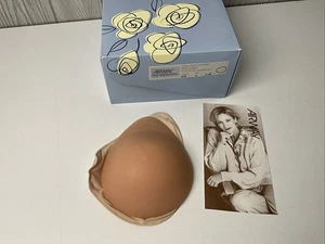 AIRWAY POST MASTECTOMY PROSTHESIS SIZE 6 LEFT/RIGHT TRIANGLE BREAST FORM 1670 - Picture 1 of 8